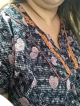 Snapshot of Ravina_patil1 chatting on 02-25-25, 03:27 Ravina patil1 online show from 02-25-25, 03:27