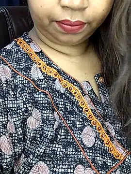 Snapshot of Ravina_patil1 chatting on 09-22-25, 05:37 Ravina patil1 online show from 09-22-25, 05:37