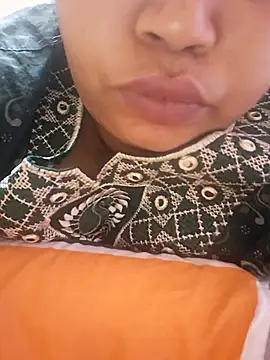 Snapshot of Ravina_patil1 chatting on 10-08-25, 05:21 Ravina patil1 online show from 10-08-25, 05:21