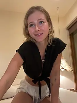 LunaRase online show from 01-22-25, 12:17