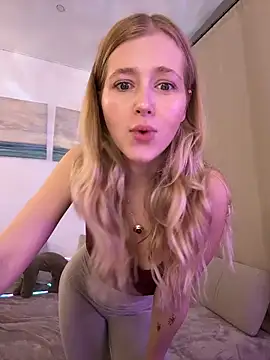 LunaRase online show from 11-09-25, 03:32