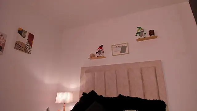 Snapshot of Avaline_Blancx chatting on 12-20-24, 03:03 Avaline Blancx online show from 12-20-24, 03:03