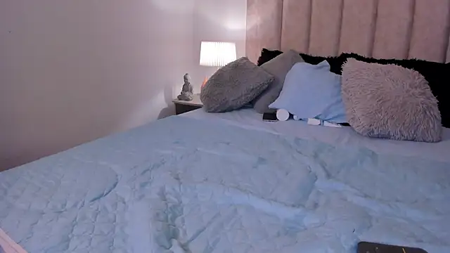 Snapshot of Avaline_Blancx chatting on 01-24-25, 06:46 Avaline Blancx online show from 01-24-25, 06:46