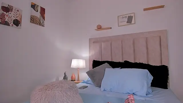 Snapshot of Avaline_Blancx chatting on 01-25-25, 03:09 Avaline Blancx online show from 01-25-25, 03:09