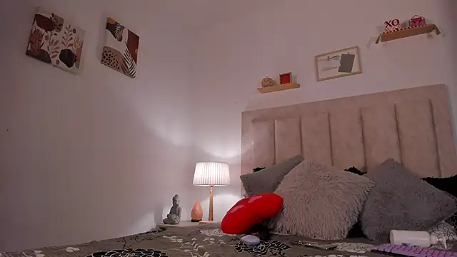 Snapshot of Avaline_Blancx chatting on 02-27-25, 04:20 Avaline Blancx online show from 02-27-25, 04:20