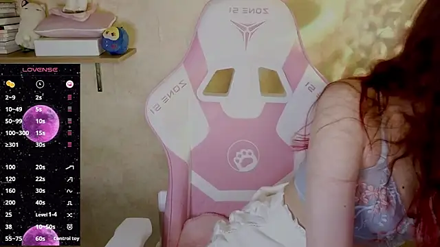 Lucy Millss online show from 01-31-25, 08:11