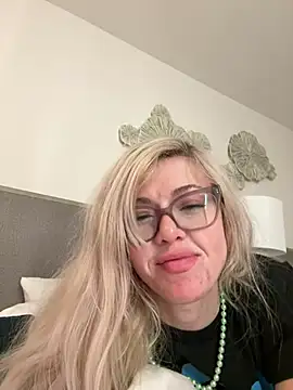 Snapshot of propertyofdaddy chatting on 03-17-25, 04:19 propertyofdaddy online show from 03-17-25, 04:19