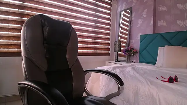 Moony 14 online show from 03-08-25, 08:14