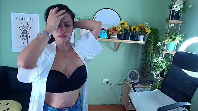 Snapshot of Aliiz_01 chatting on 03-20-25, 06:41 Aliiz 01 online show from 03-20-25, 06:41