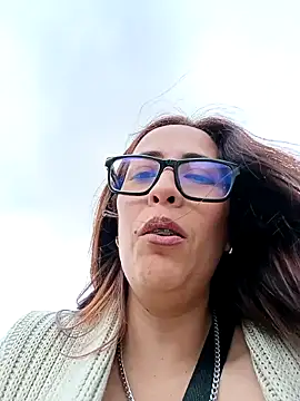 Snapshot of Lena-32 chatting on 01-31-25, 06:57 Lena-32 online show from 01-31-25, 06:57