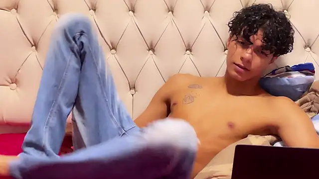 Snapshot of james_dreams_ chatting on 03-21-25, 05:21 james dreams online show from 03-21-25, 05:21