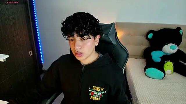 Snapshot of _nickconnor01 chatting on 12-02-24, 09:17 nickconnor01 online show from 12-02-24, 09:17