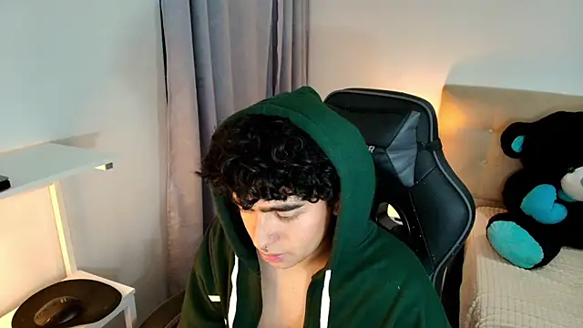 Snapshot of _nickconnor01 chatting on 12-08-24, 11:08 nickconnor01 online show from 12-08-24, 11:08