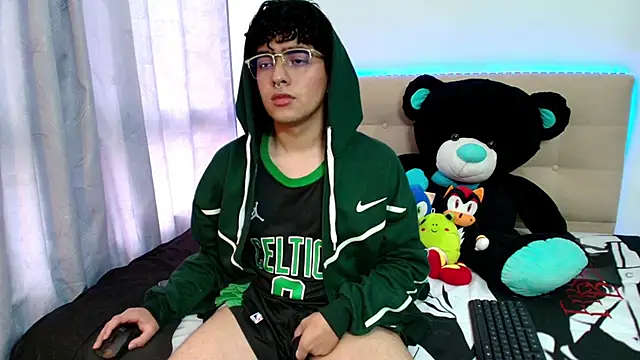 Snapshot of _nickconnor01 chatting on 12-15-24, 10:04 nickconnor01 online show from 12-15-24, 10:04