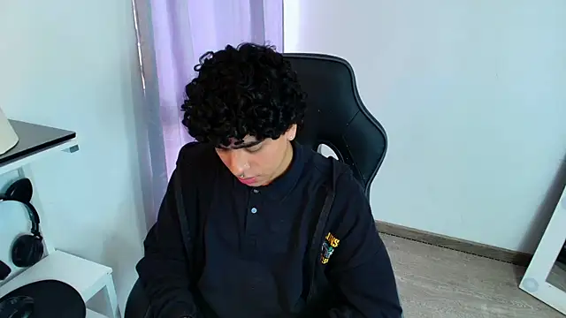 Snapshot of _nickconnor01 chatting on 01-11-25, 10:18 nickconnor01 online show from 01-11-25, 10:18