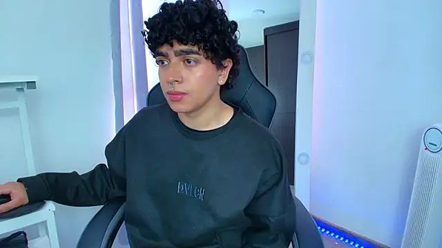 Snapshot of _nickconnor01 chatting on 01-17-25, 04:26 nickconnor01 online show from 01-17-25, 04:26