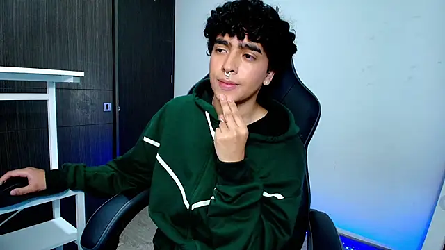 Snapshot of _nickconnor01 chatting on 01-26-25, 12:16 nickconnor01 online show from 01-26-25, 12:16