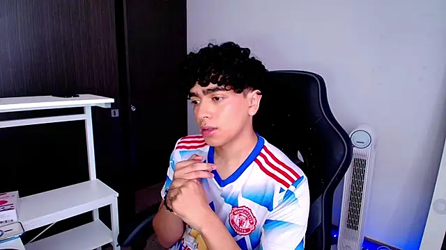 Snapshot of _nickconnor01 chatting on 01-31-25, 06:03 nickconnor01 online show from 01-31-25, 06:03