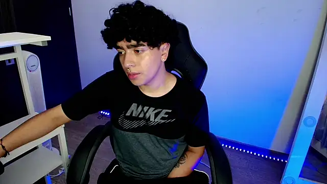 Snapshot of _nickconnor01 chatting on 02-07-25, 10:41 nickconnor01 online show from 02-07-25, 10:41