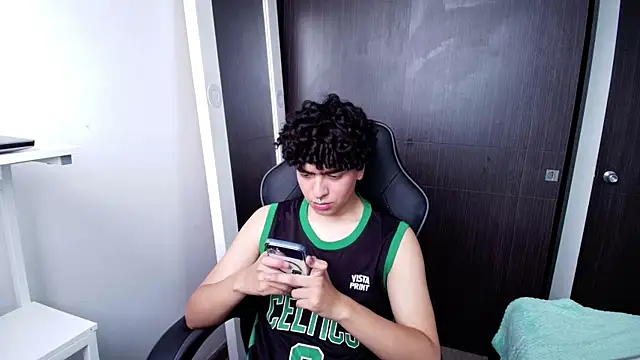 Snapshot of _nickconnor01 chatting on 02-19-25, 05:38 nickconnor01 online show from 02-19-25, 05:38