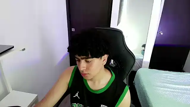 Snapshot of _nickconnor01 chatting on 02-19-25, 08:41 nickconnor01 online show from 02-19-25, 08:41