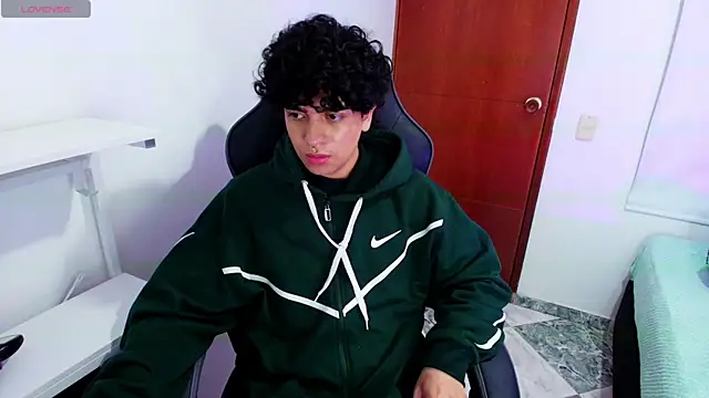 Snapshot of _nickconnor01 chatting on 03-15-25, 11:17 nickconnor01 online show from 03-15-25, 11:17