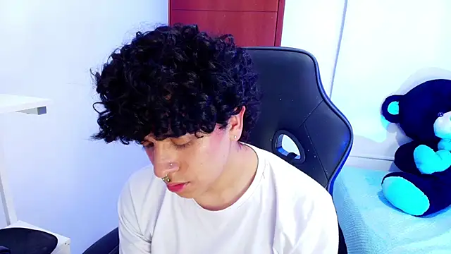 Snapshot of _nickconnor01 chatting on 03-16-25, 10:42 nickconnor01 online show from 03-16-25, 10:42