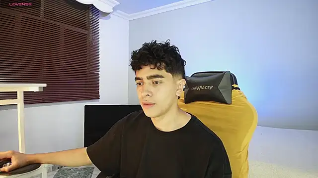 Snapshot of _nickconnor01 chatting on 10-04-25, 02:31 nickconnor01 online show from 10-04-25, 02:31