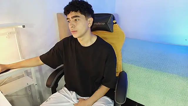 Snapshot of _nickconnor01 chatting on 10-12-25, 08:30 nickconnor01 online show from 10-12-25, 08:30