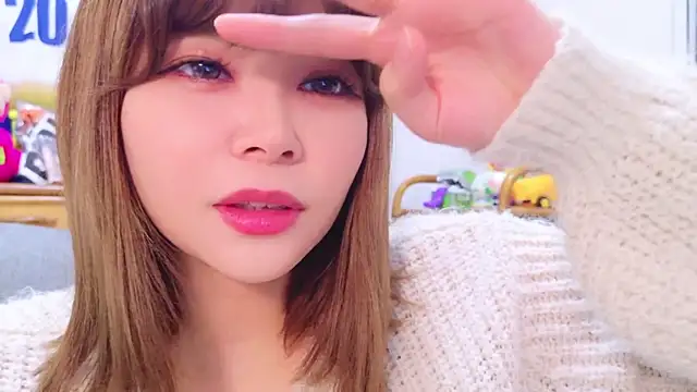 Snapshot of Megu_Melon chatting on 12-18-24, 12:29 Megu Melon online show from 12-18-24, 12:29