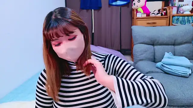 Snapshot of Megu_Melon chatting on 03-18-25, 11:30 Megu Melon online show from 03-18-25, 11:30