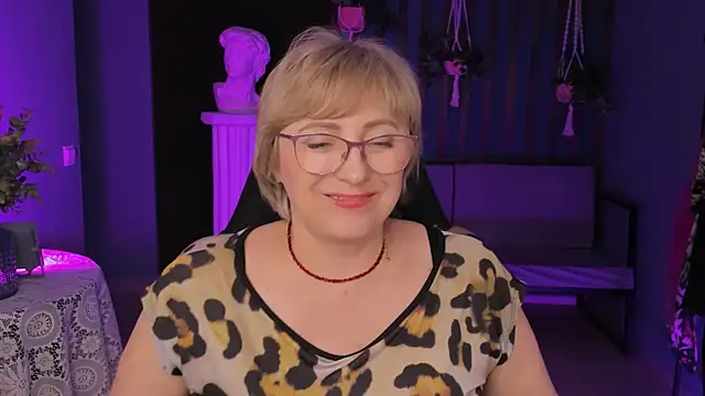 sugar vivien online show from 03-12-25, 06:11