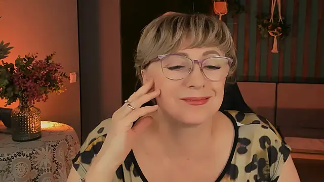 sugar vivien online show from 10-09-25, 01:09