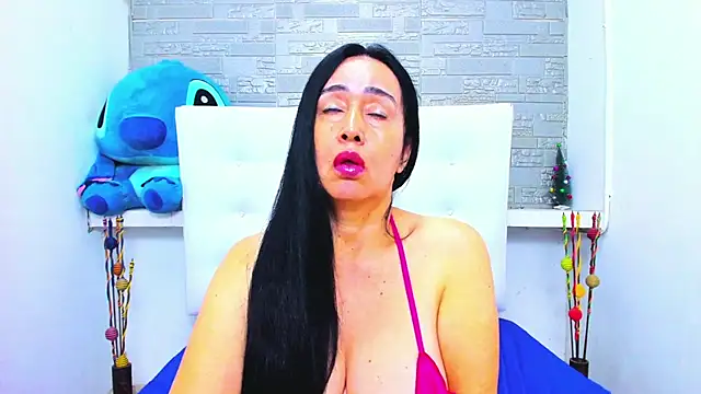 HorniestMilf online show from 11-28-25, 09:39