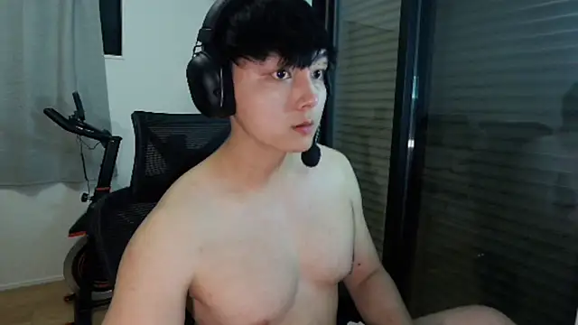 Tkcqcc online show from 10-12-25, 04:17