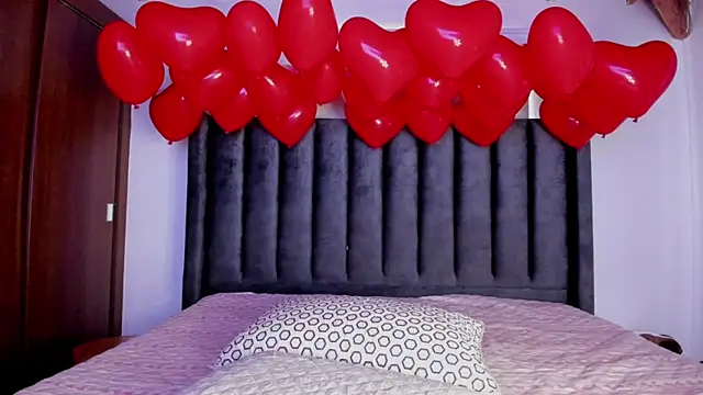 Snapshot of paulina_soto chatting on 02-14-26, 08:16 paulina soto online show from 02-14-26, 08:16