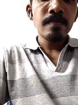 Snapshot of Shivaa- chatting on 10-21-25, 06:08 Shivaa- online show from 10-21-25, 06:08