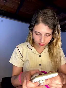 Snapshot of FlorBich chatting on 01-18-26, 08:34 FlorBich online show from 01-18-26, 08:34