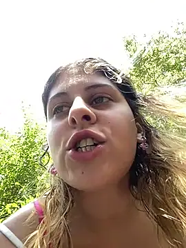 Snapshot of FlorBich chatting on 02-03-26, 01:27 FlorBich online show from 02-03-26, 01:27