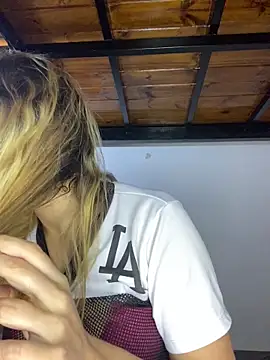 Snapshot of FlorBich chatting on 02-12-26, 04:57 FlorBich online show from 02-12-26, 04:57