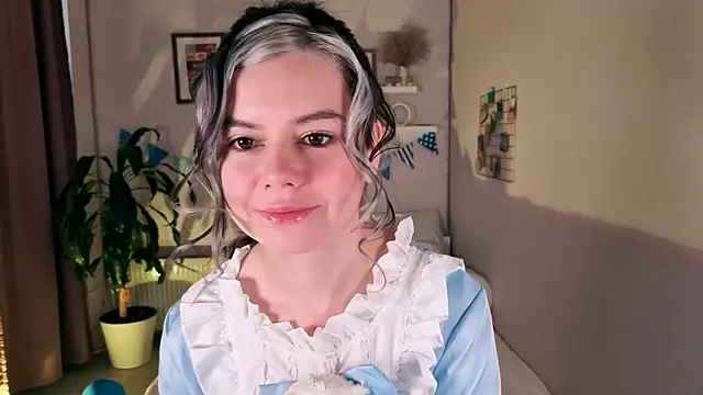 Lil Amelie online show from 10-04-25, 08:01