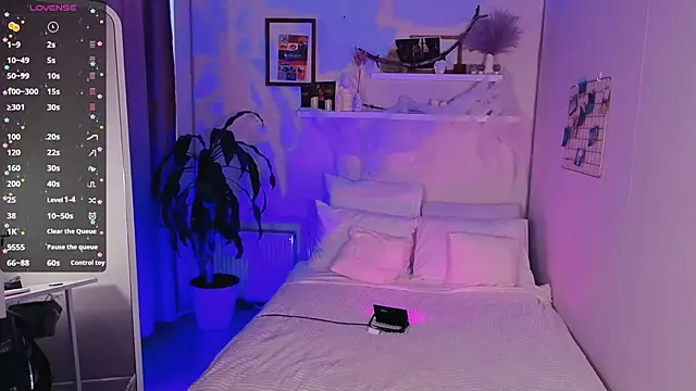 Lil Amelie online show from 11-15-25, 08:55