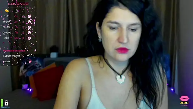 Alianna Solo Kisses online show from 02-14-25, 06:23