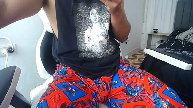 Snapshot of Valerioe chatting on 02-09-25, 06:16 Valerioe online show from 02-09-25, 06:16