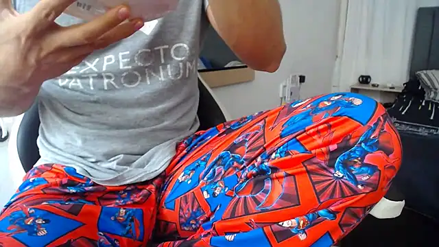 Snapshot of Valerioe chatting on 02-16-25, 04:21 Valerioe online show from 02-16-25, 04:21