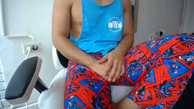 Snapshot of Valerioe chatting on 02-27-25, 12:56 Valerioe online show from 02-27-25, 12:56