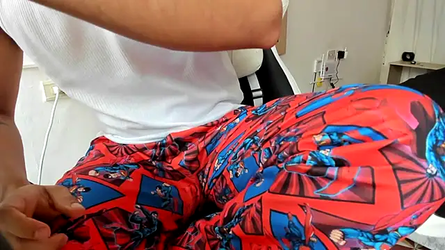 Snapshot of Valerioe chatting on 03-14-25, 02:19 Valerioe online show from 03-14-25, 02:19