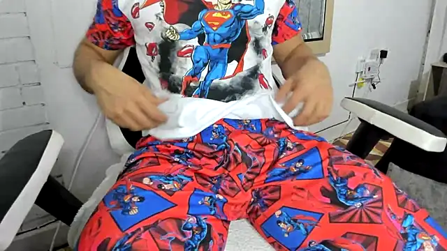 Snapshot of Valerioe chatting on 03-15-25, 11:39 Valerioe online show from 03-15-25, 11:39