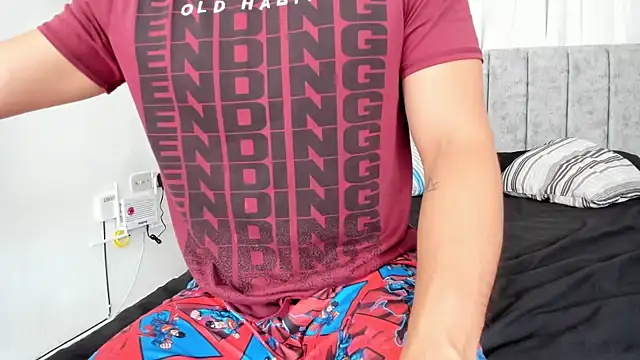 Snapshot of Valerioe chatting on 03-16-25, 02:11 Valerioe online show from 03-16-25, 02:11