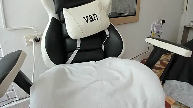 Snapshot of Valerioe chatting on 03-22-25, 05:20 Valerioe online show from 03-22-25, 05:20